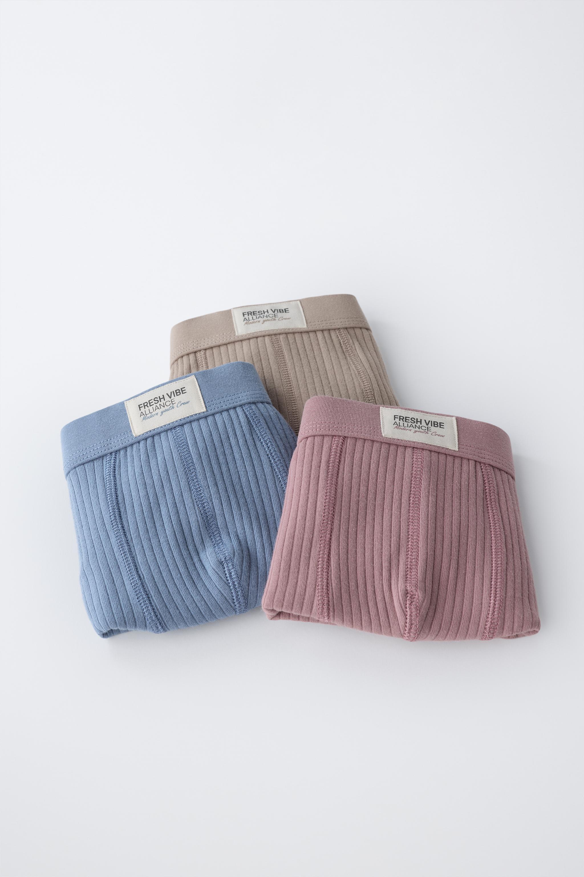 AGES 6- / THREE-PACK OF RIBBED BOXERS WITH LABEL